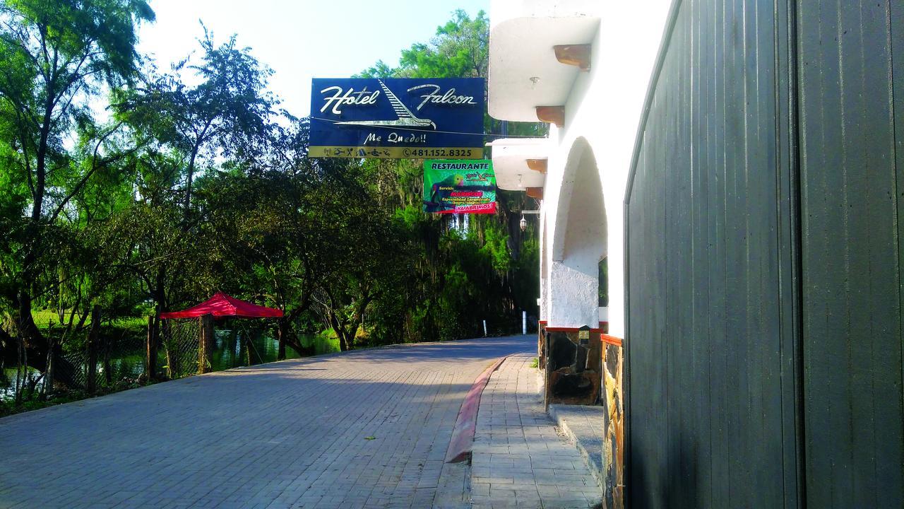 Hotel Falcon Tamasopo Exterior photo